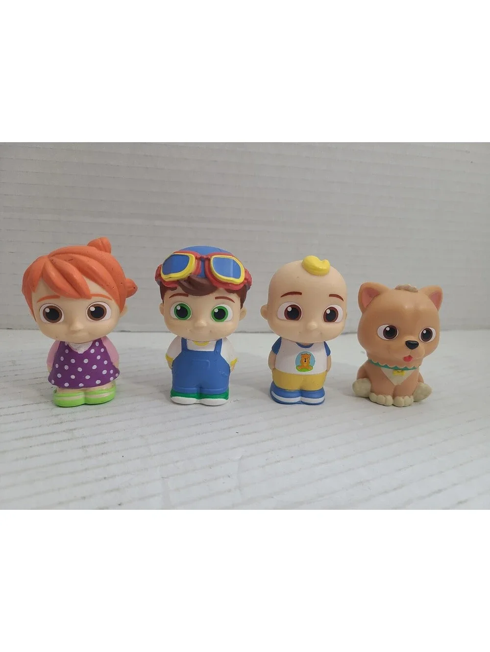 Set of 4 CoComelon JJ & Family Figurine Set Yoyo, TomTom, Bingo, JJ